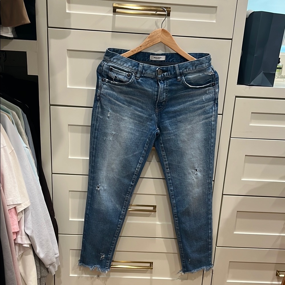 Moussy blue Ankle Cropped Jeans with Natural Fading